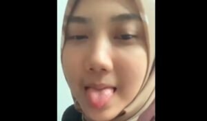 হিজাব পরা বাংলাদেশি ভাইরাল ভিডিও